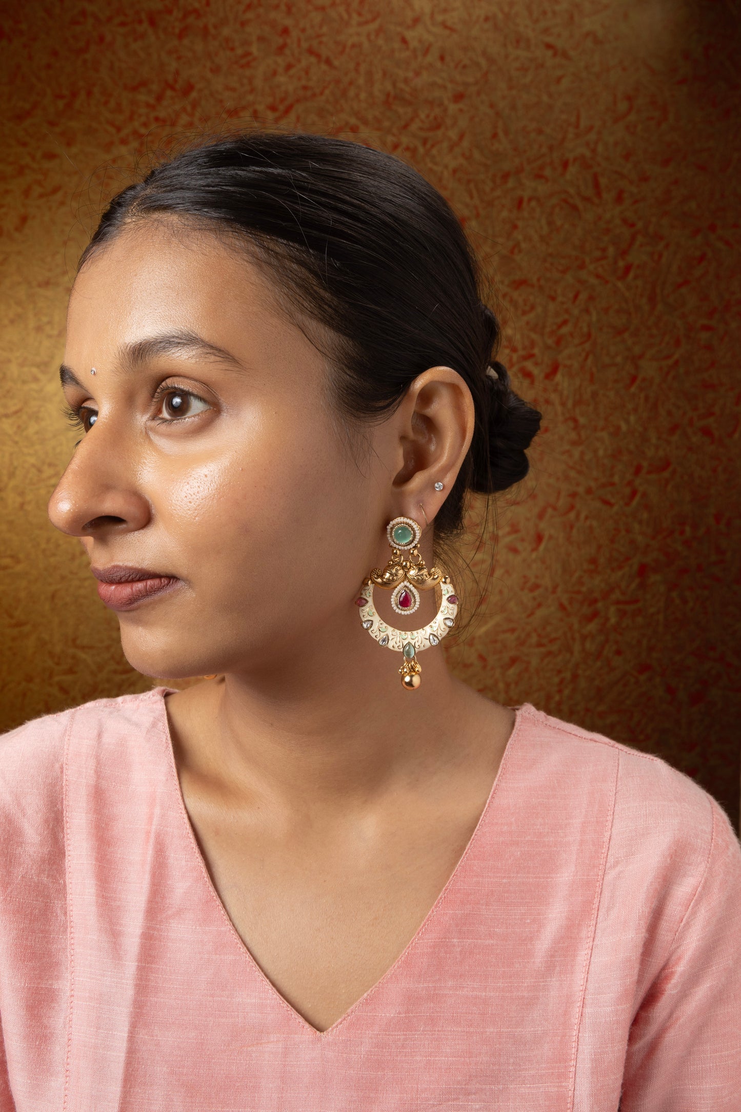 Avantika Chandbali