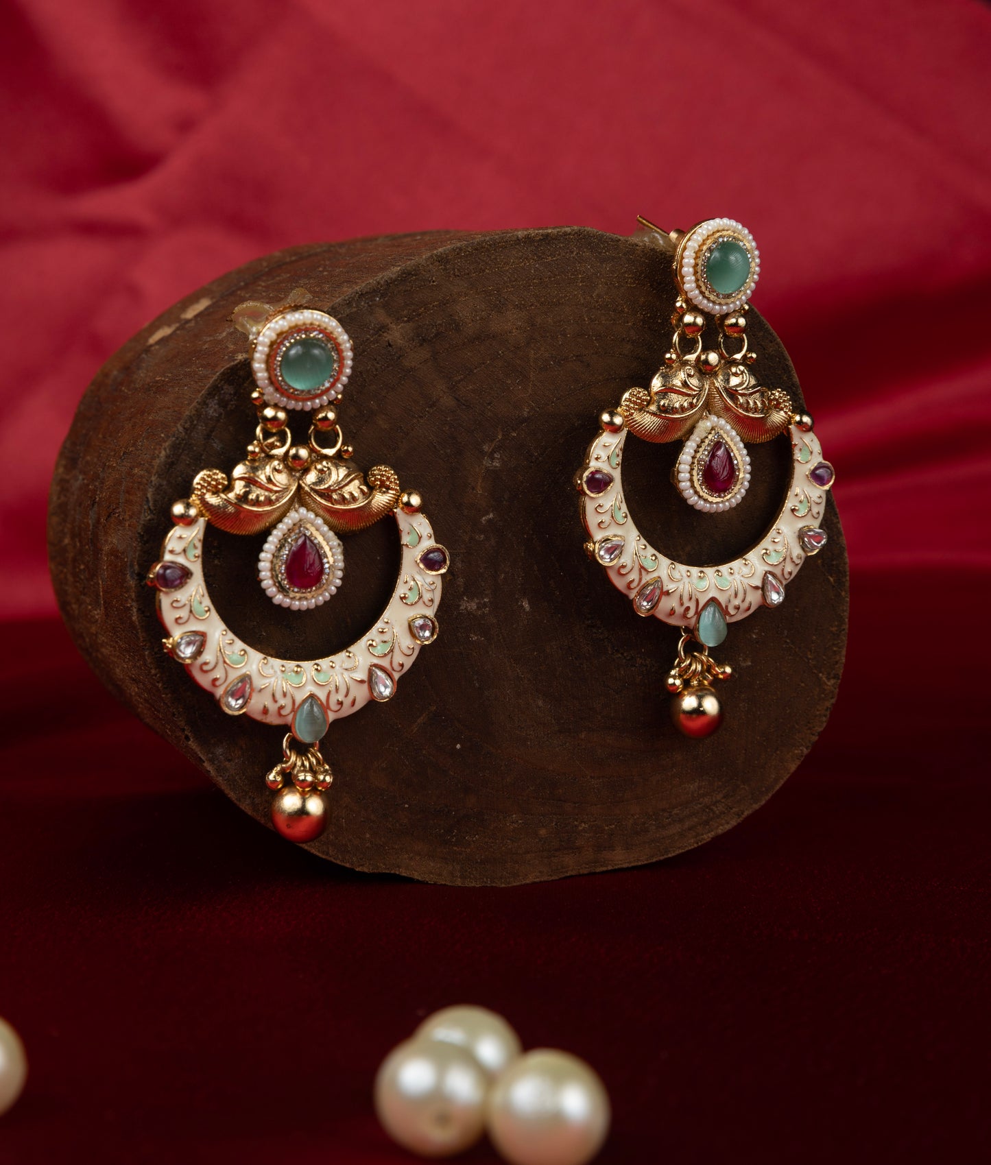 Avantika Chandbali
