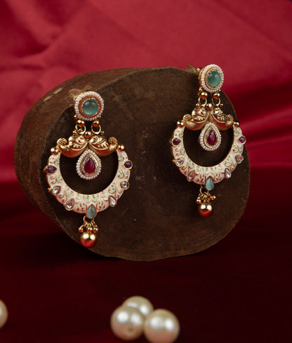 Avantika Chandbali